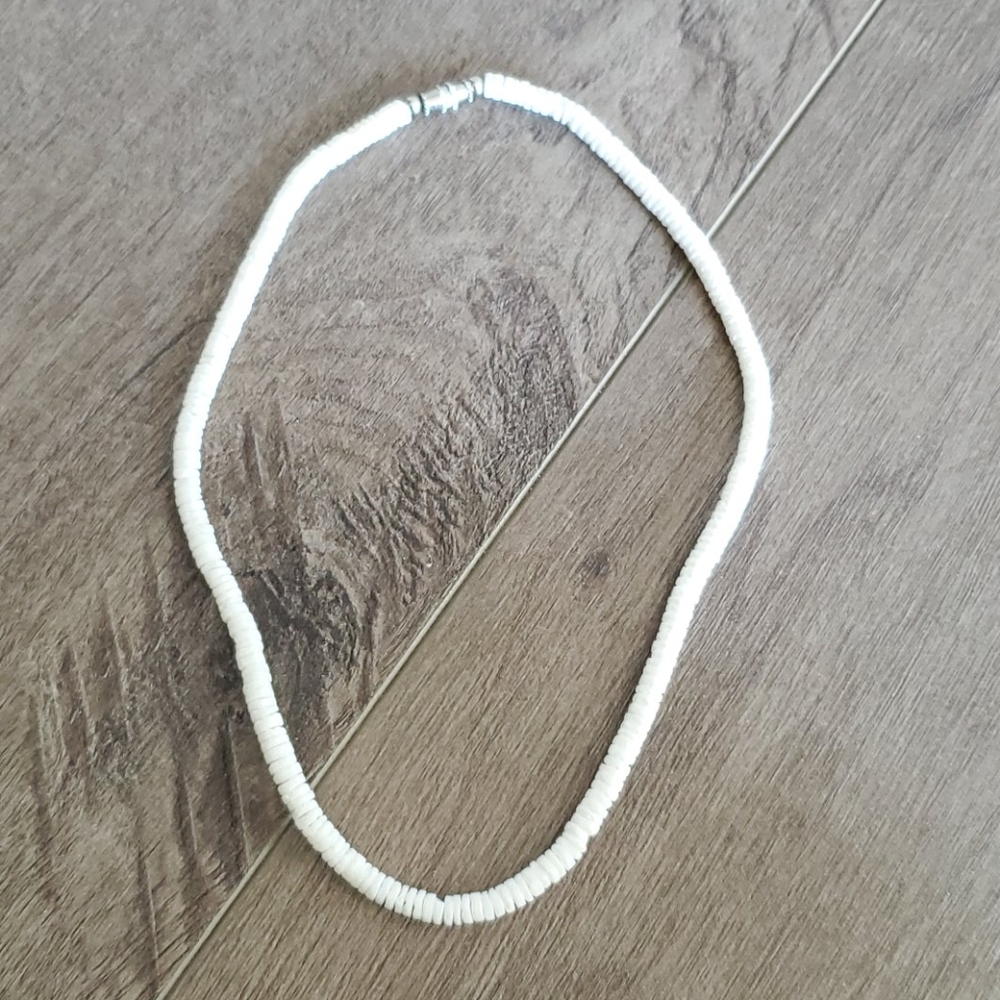 White shell necklace